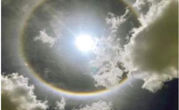 FENÓMENO ÓPTICO ATMOSFÉRICO Sorprende halo solar en la ciudad