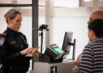 Poco probable que se reanuden los cruces no esenciales el 21 de noviembre