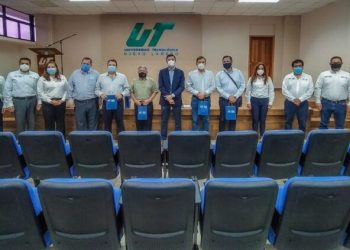 Universidad Tecnológica formará operadores de tractocamión en Nuevo Laredo