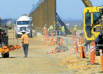 Piden a Biden ponga alto al muro fronterizo