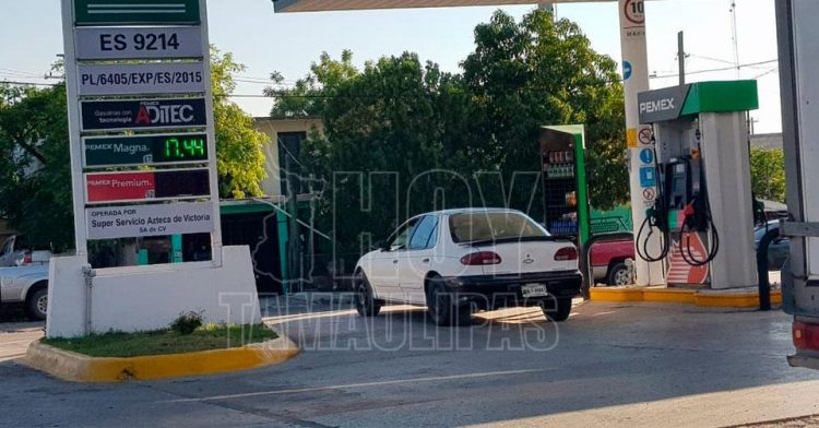 Huyen sin pagar la gasolina e intentan atropellar a despachadora en Reynosa