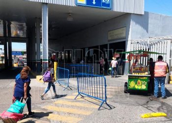 Podría extenderse un mes más restricción de cruces no esenciales a Estados Unidos