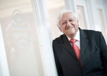 DE POLÍTICA Y COSAS PEORES