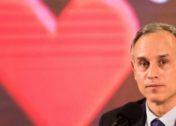 Estudiantes denuncian a López-Gatell por homicidio