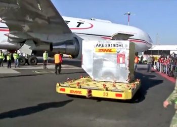 Llega el segundo avión con 42 mil 900 vacunas contra covid