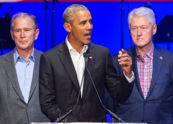 Obama, Bush y Clinton se vacunarían en público