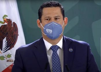 Hospitalizan a gobernador de Guanajuato por coronavirus