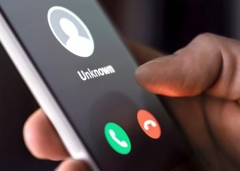 Invaden a laredenses de llamadas fraudulentas