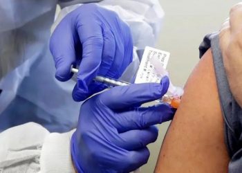 Piden inscribirse para vacuna contra Covid