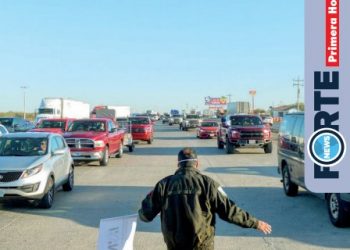 Cruza caravana con destino a Querétaro