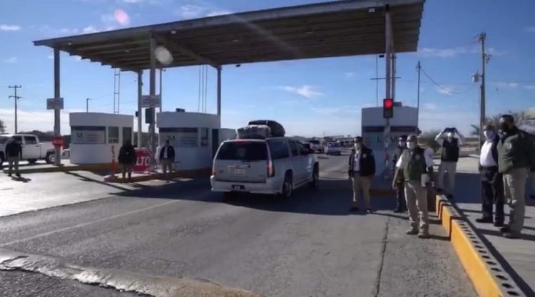 Supervisa comisionado del INM entrada de paisanos por Nuevo Laredo