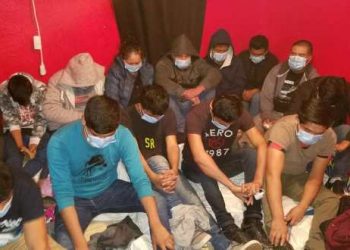 Otro golpe al tráfico de humanos; 2 arrestados