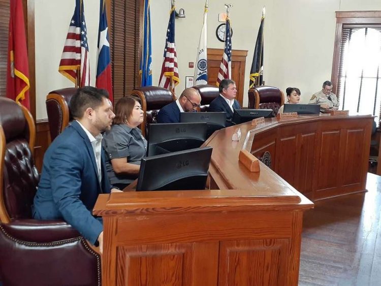 Condado de Webb emite moratoria en la construcción del muro fronterizo