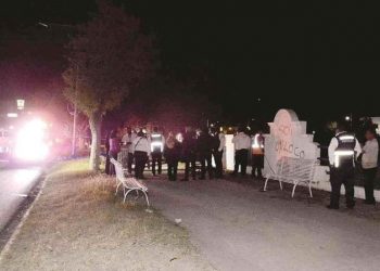 Mueren cuatro personas ahogadas tras volcadura