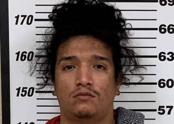 Arrestan a uno con heroína, armado y con una menor de edad