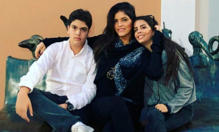 “No te lleves a esa malcriada”, fans aconsejan a Ana Bárbara que no adopte a Paula Levy