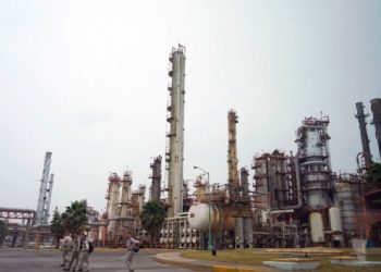Explosiones en refinería de Cadereyta dejan 5 lesionados