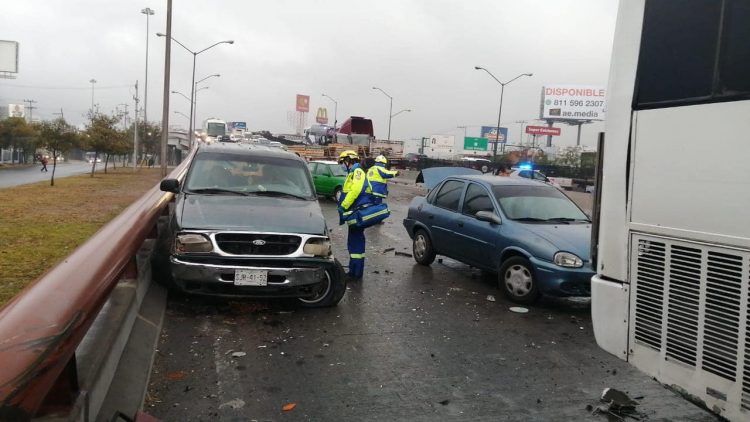 Choque múltiple deja seis heridos