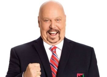 Perro Bermúdez presume que fue vacunado contra Covid-19