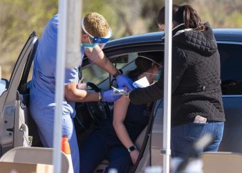 Nueva jornada de vacunación, pero sólo para 1,200 mayores de 65 años