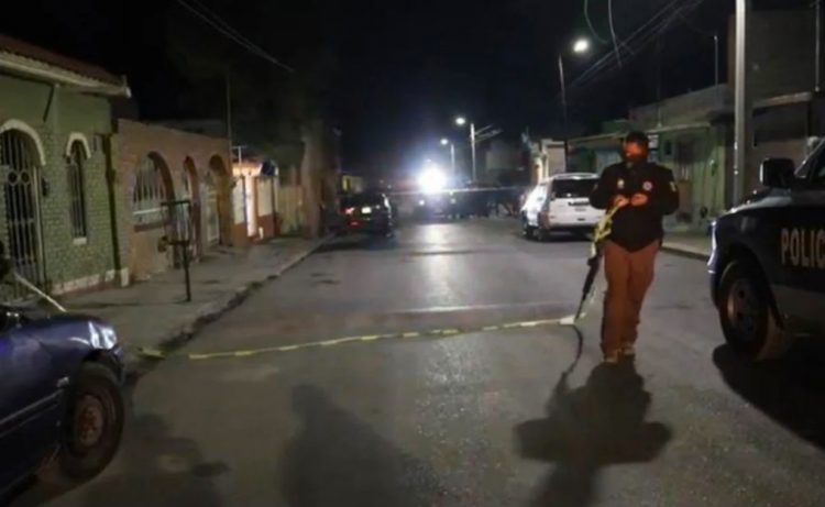 Adulto mayor mata a ladrón de un balazo y lo detiene la policía en Saltillo