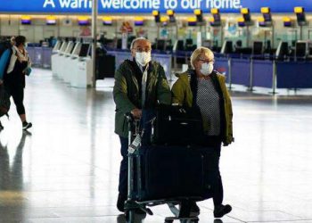 EU planea que viajeros internacionales muestren test negativo al Covid-19