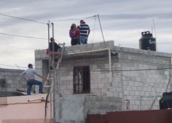 Madre de familia intenta suicidarse lanzándose de la azotea en Saltillo