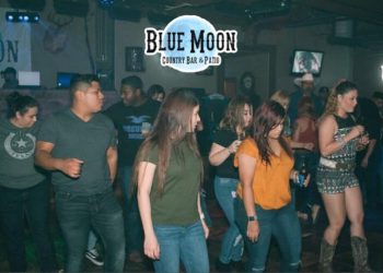 Arremete policía contra los bares