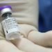 Pfizer reducirá a la mitad envíos de vacunas anti-Covid a México
