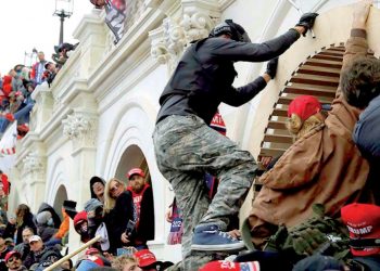 Ted Cruz y Ken Paxton, entre los instigadores