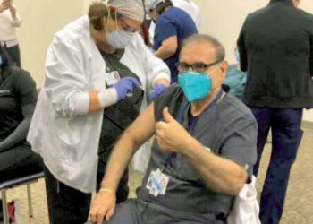 Se agotan en minutos citas para vacunación