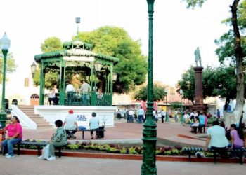 Volverán a cerrar todo, se disparan decesos y casos activos