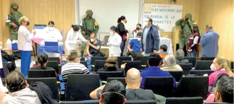 Inicia vacunación a personal de salud, llegan 1, 460 dosis