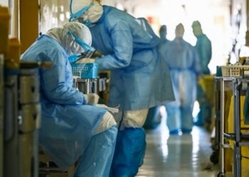 Variante de Covid-19 detectada en Reino Unido está en 50 países: OMS