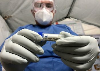 Contagios de Covid han diezmado a la población médica