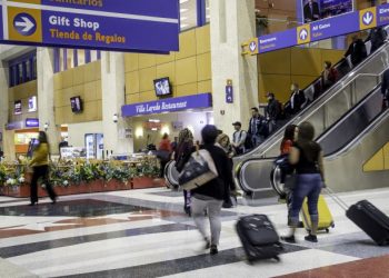 Pedirán prueba negativa de Covid en aeropuerto de Laredo