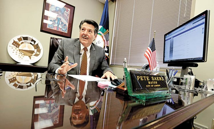 Procederemos contra negocios: Pete Saenz