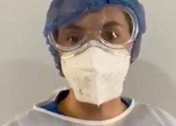 Médica del IMSS renuncia por irregularidades en vacunación