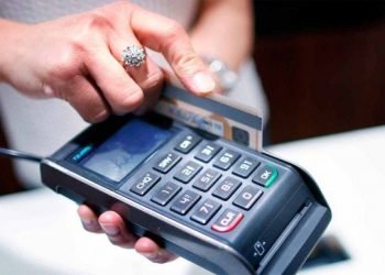 Se dispara 60% pago con tarjeta de crédito en farmacias y consultorios