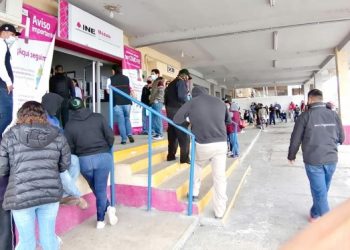 Saturan oficinas del INE