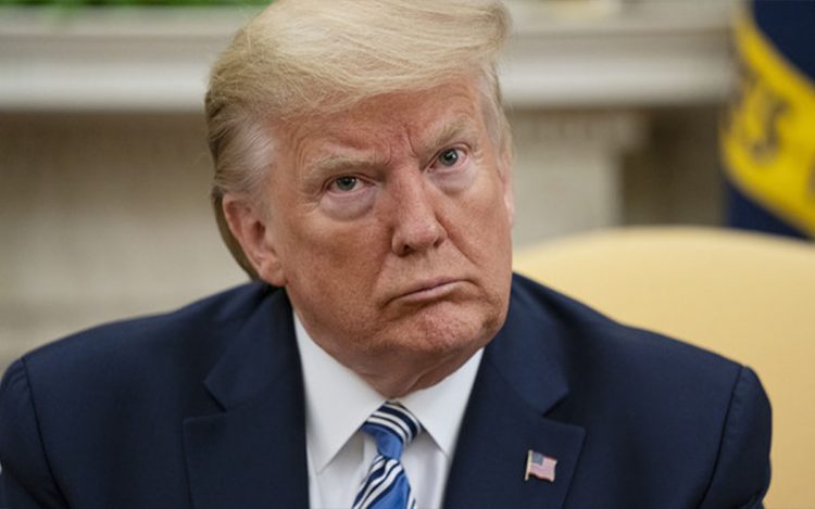 Donald Trump se niega a testificar en el juicio político en su contra