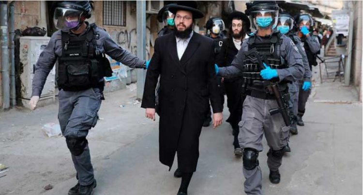 Se enfrentan judíos ultraortodoxos y policías en Israel