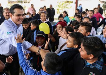 Cumple Rivas a escuelas