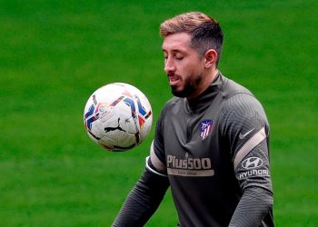 Héctor Herrera da positivo a covid-19
