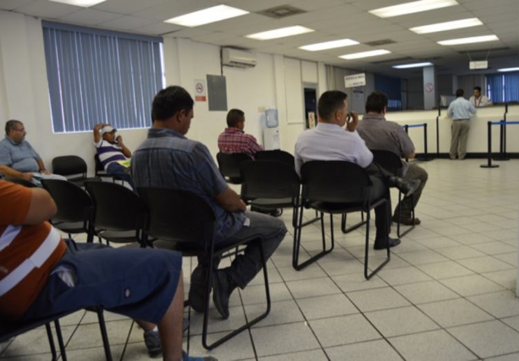 Piden transportistas agilidad en la SCT