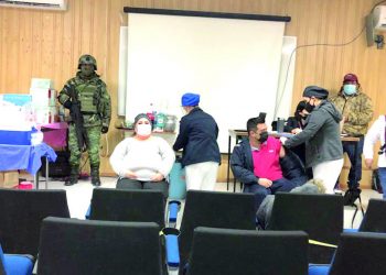 Aplican segunda dosis de vacuna Covid a trabajadores de la salud