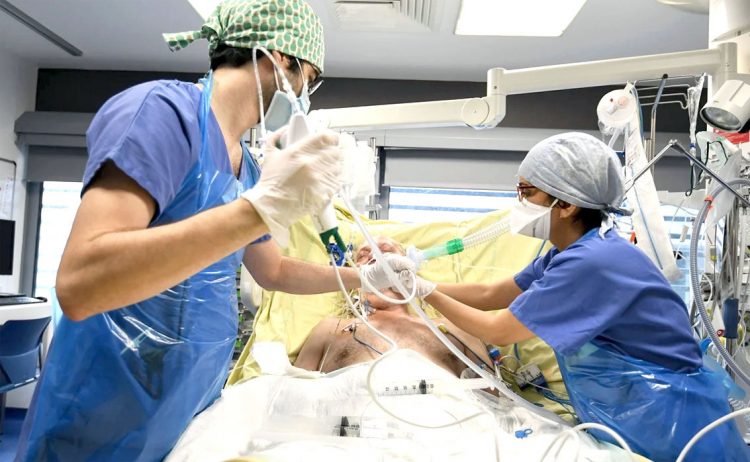 Siguen en descenso los casos de Covid