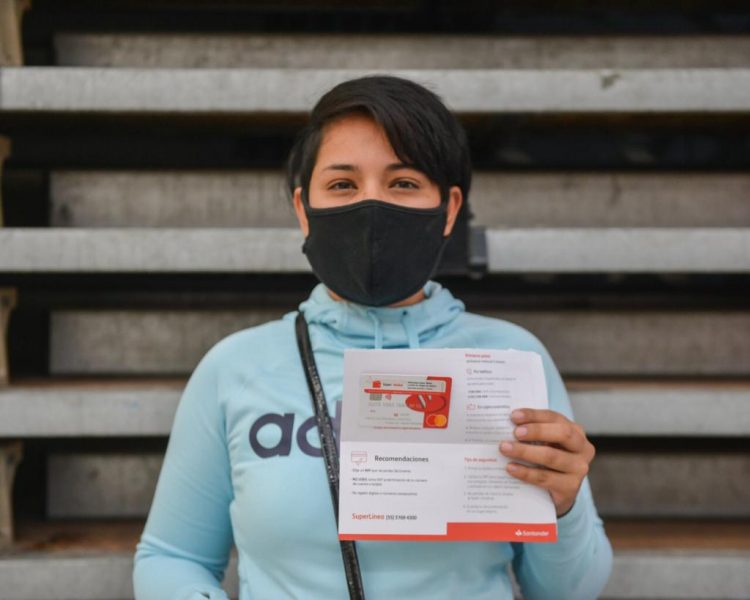 Deben nuevos becados activar la tarjeta para recibir estímulo