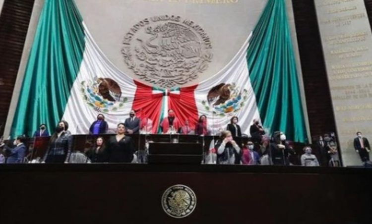 Dejan su curul más de 30 diputados esta semana para competir en las elecciones de junio