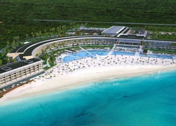 Turistas no muestran miedo a tercera ola de COVID-19 y se disparan 28% reservaciones en playas